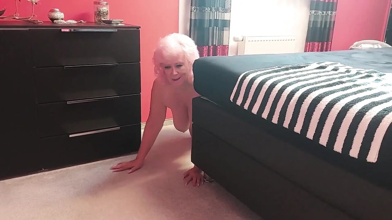 Horny German Granny Fucks a Stranger in the Swinger and Gets a Huge Creampie!