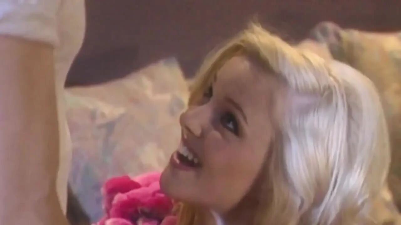Retro Hot Fuck Me MILF Blondi