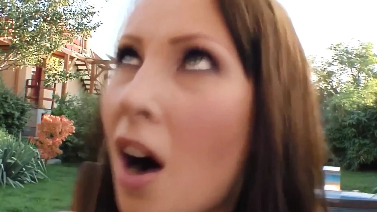 Brunette Slut Gets a Hot Creampie After a Intense Outdoor Fuck