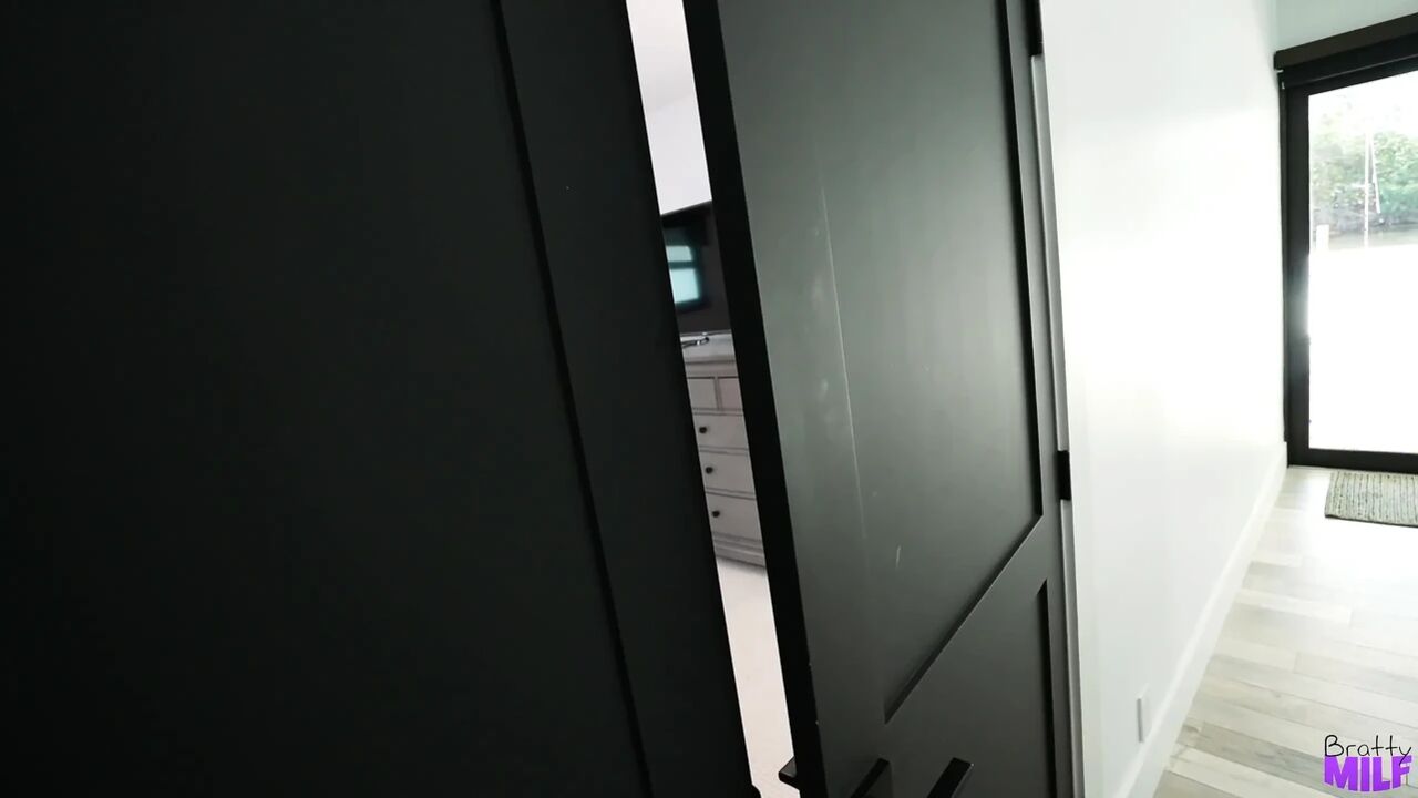 Its Going to Be You or a Stranger - S8:e1
