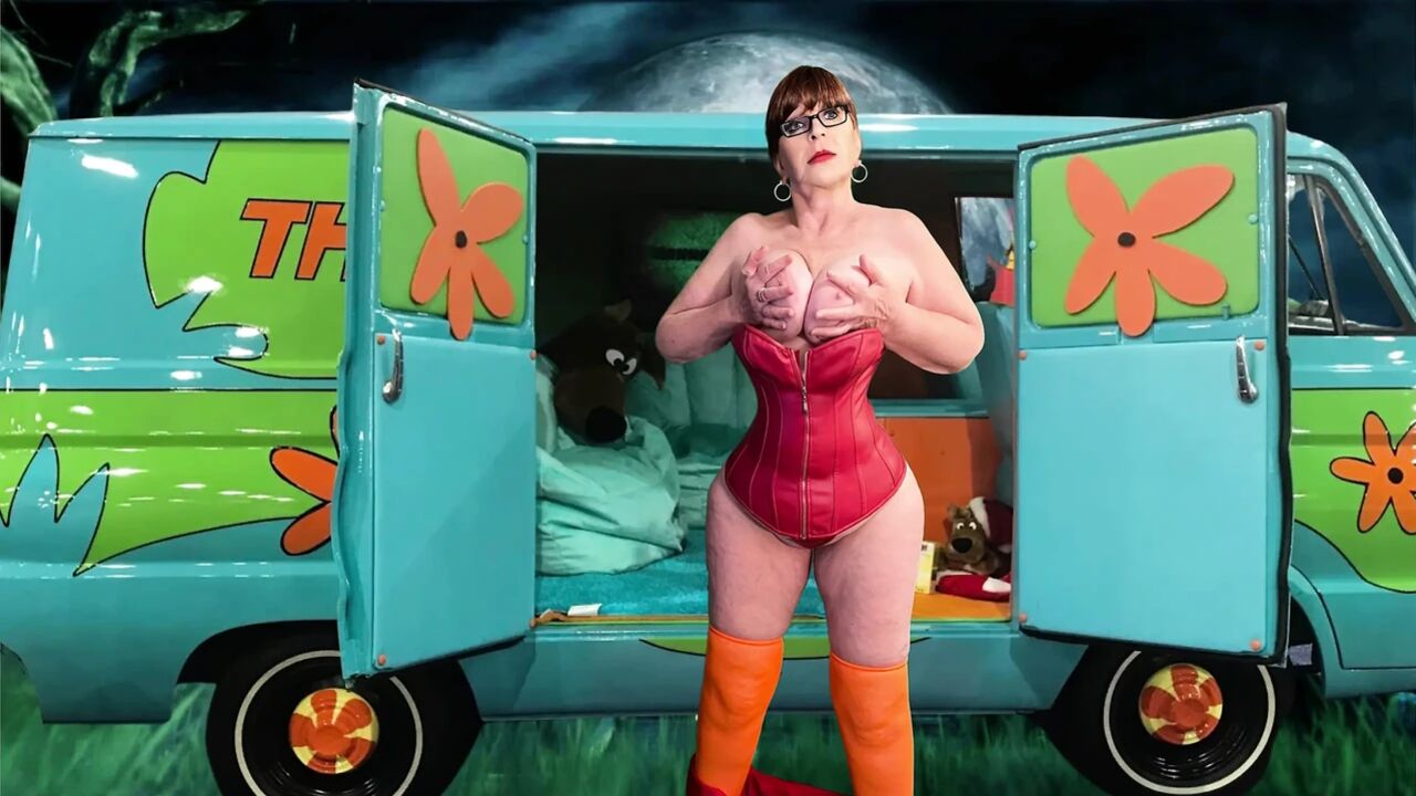 Granny Carmen’s Velma Dinkley: Dildo Fucking Sleuth 63025CAMS246M