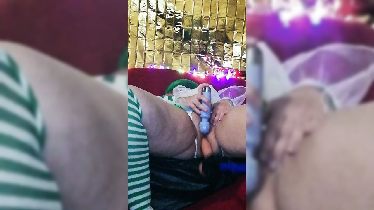 Fuck machine and her dildo part 2