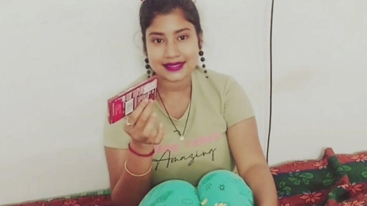I seduced my stepsister by giving her chocolate, then I fucked her and ejaculated inside her.