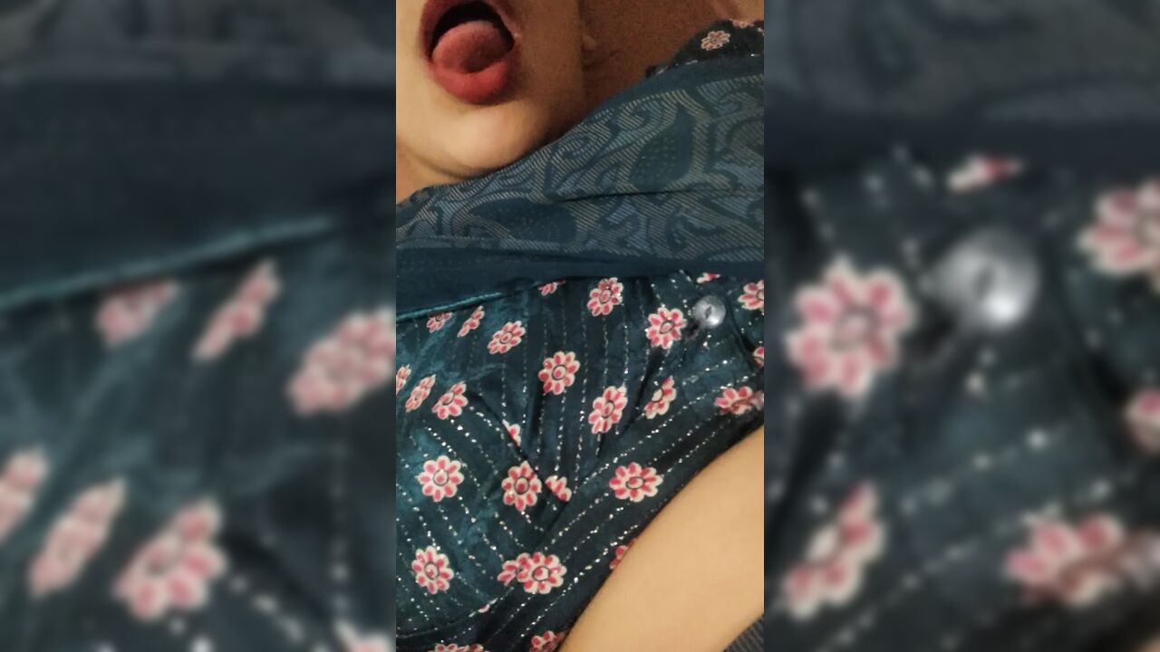 Bhabhi ji ki chut ki grmi Hot bhabhi sexy' bhabhi desi housewife