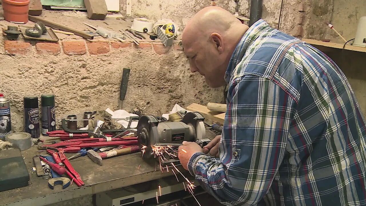 Blonde Babe Sucks Cock and Spreads Pussy in Workshop