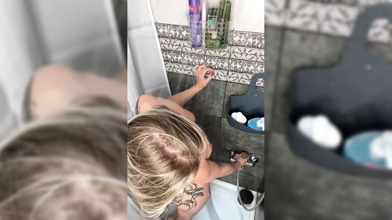 Video in shower 2. View from above