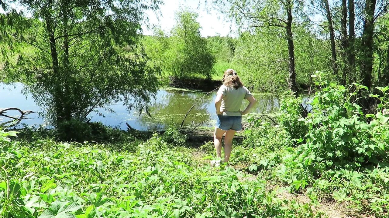 Patricia looking for the rivershore to undress and jerk off.