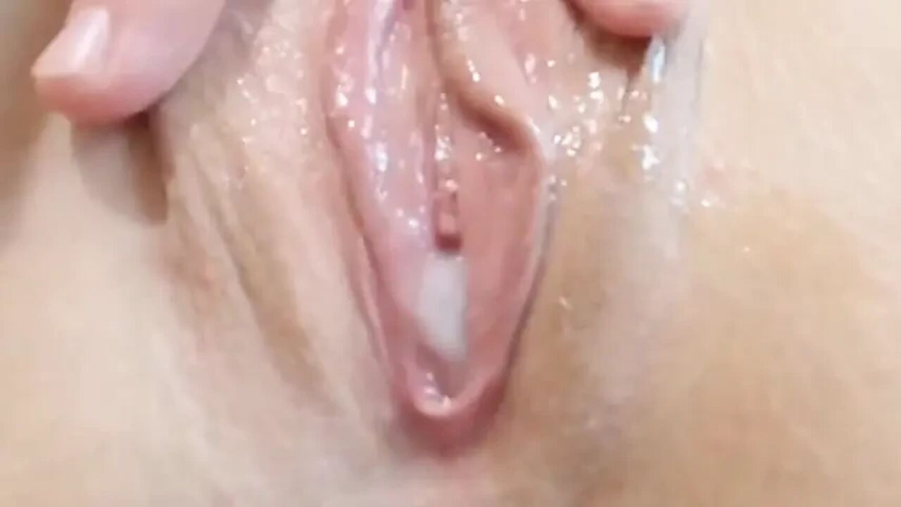 Close-up of a Cowgirl Cumming Inside