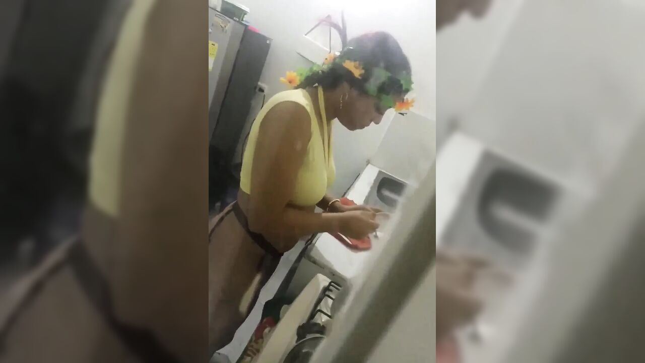 I Met Her Online, She's From Spain and She Came to the United States and We Ended up Fucking