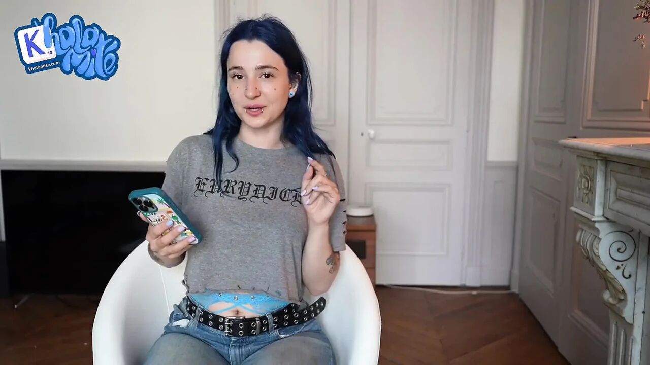 No Need a Men When You Have a Big Dildo - French Alt Hairy Girl Masturbating