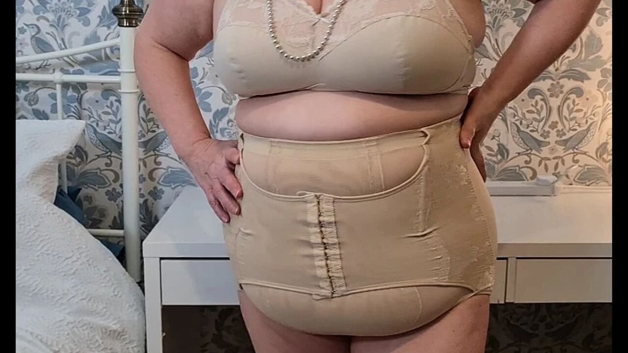 Vintage Bra and Panties - Mature BBW STEPMom STEPAunt Wife Cheat Slut