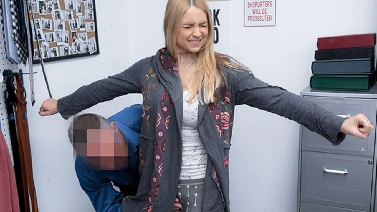 Love blonde MILF rammed by the LP officer