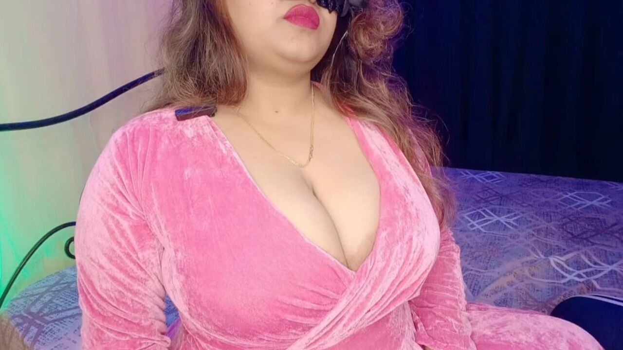 Step-mom ne apne step-son ki favourite dress pehan k raat me chudi