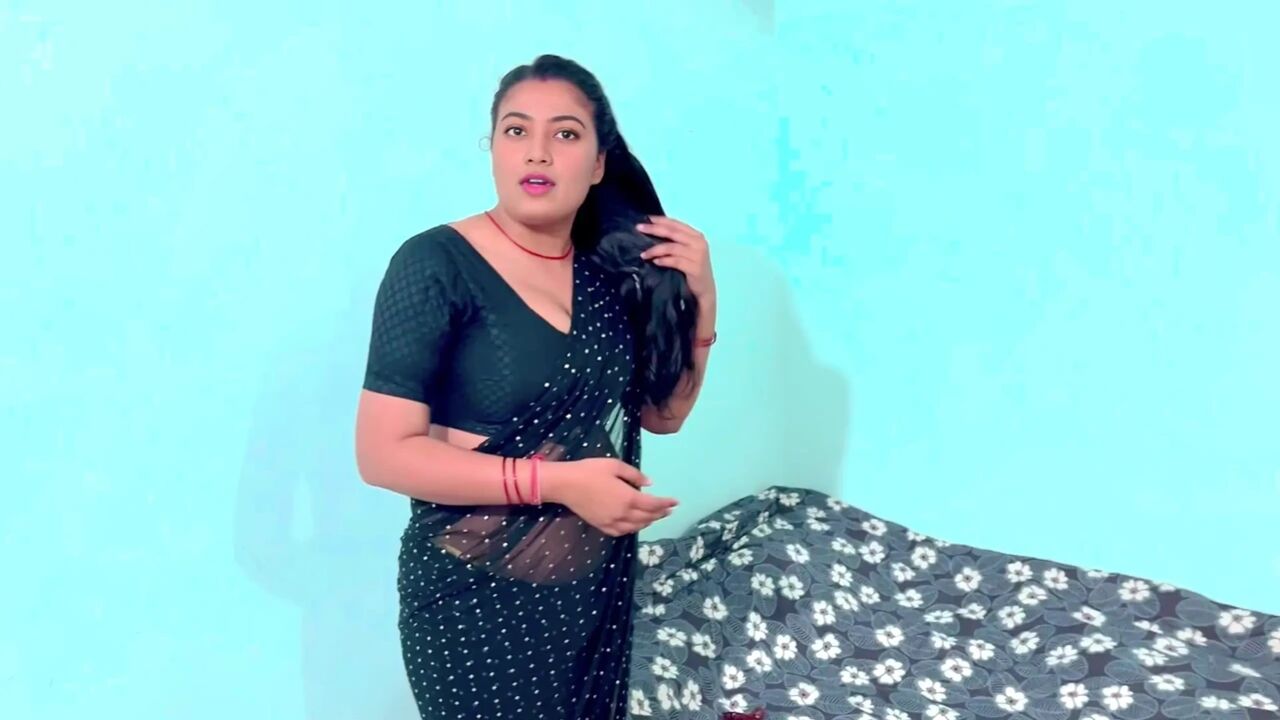 Stepmom Shared single bed and made stepson happy, full Hindi audio