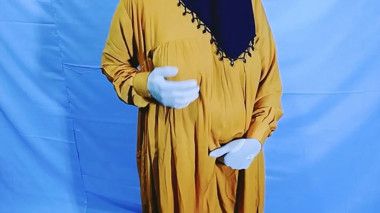 Indian beautiful woman fucked while working in garment factory