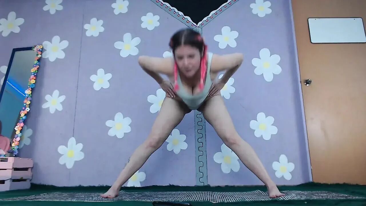 Yoga Workout Beginner Livestream Flashing
