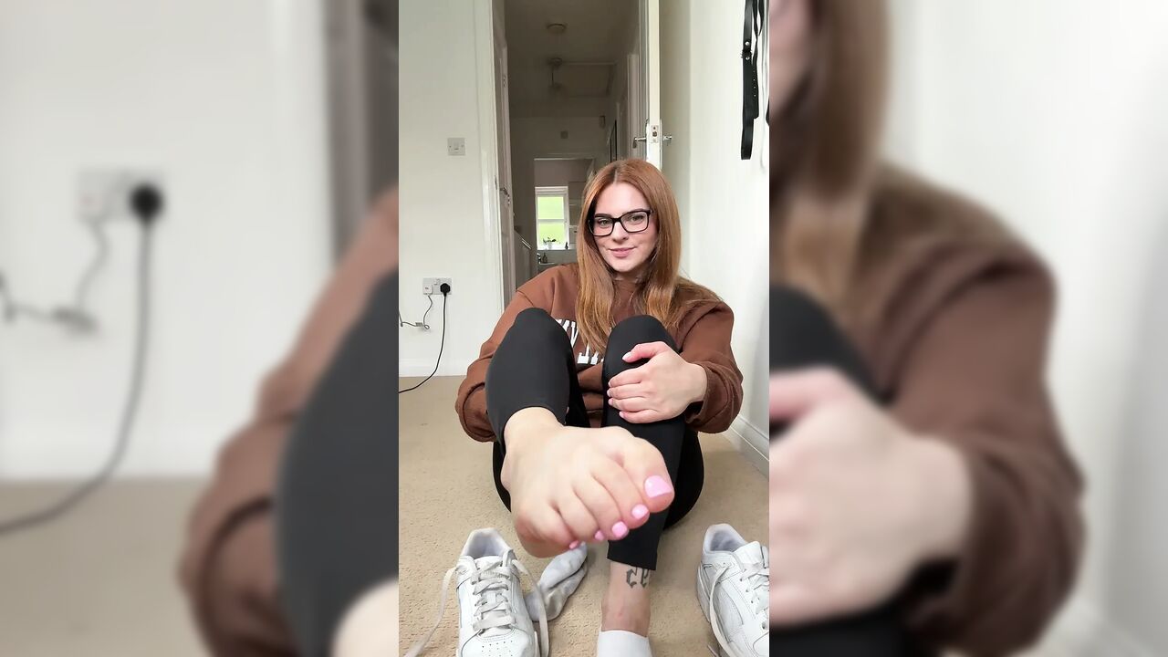Shoes & Sock Removal Barefeet JOI