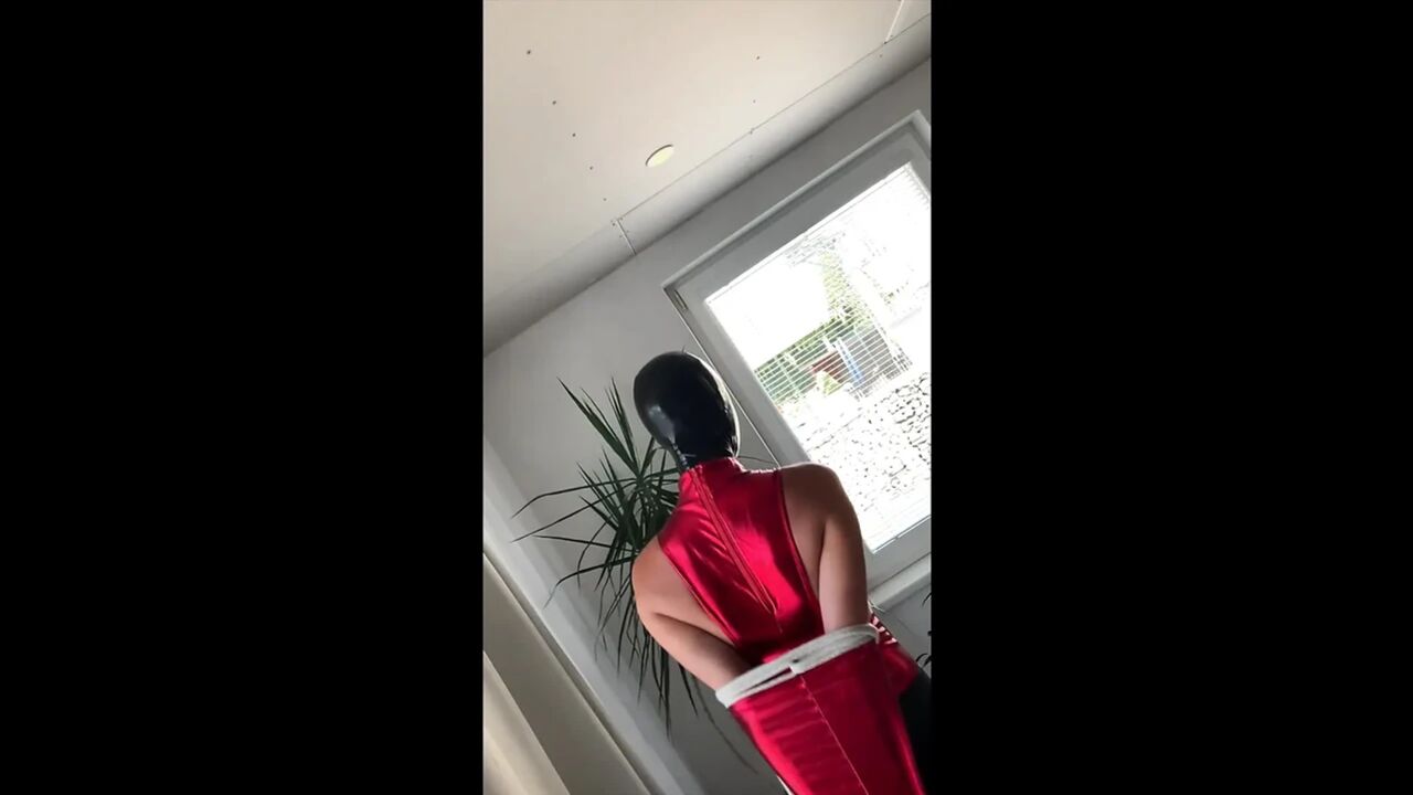 Armbinder high heels walking 1