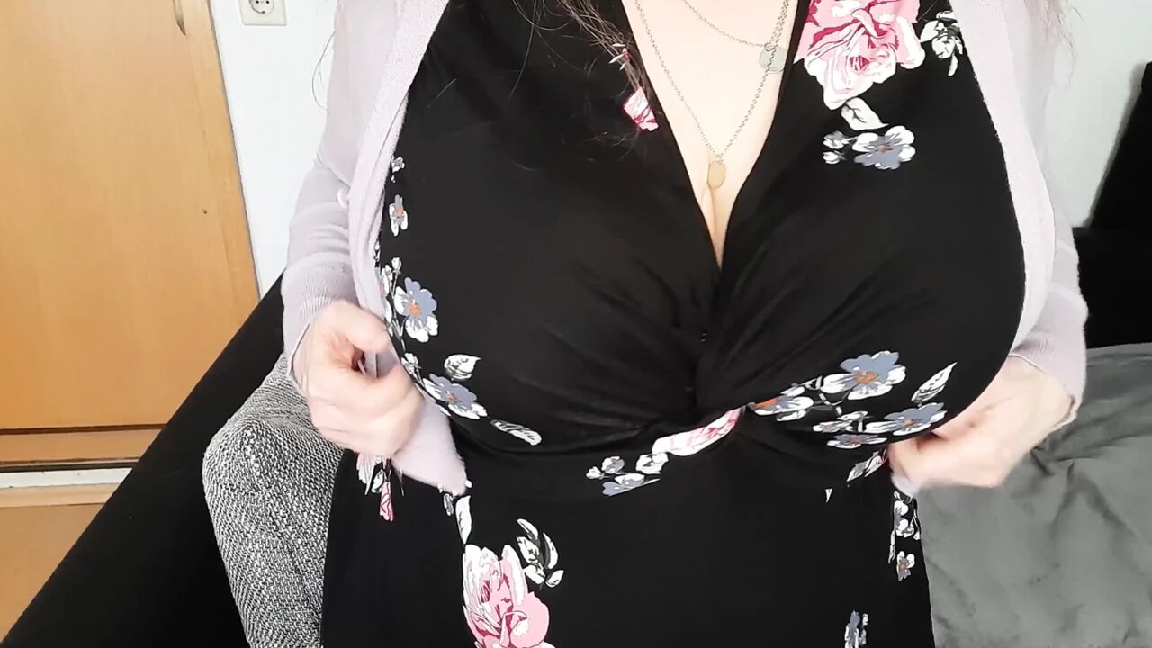 I Get My Big Tits Out of the Bra