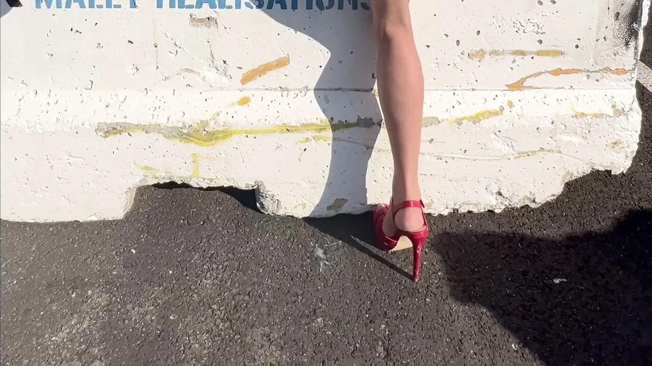 I Got Fucked Like a Whore Outdoors and Creampie My Pussy Filled with Sperm Like a Slut