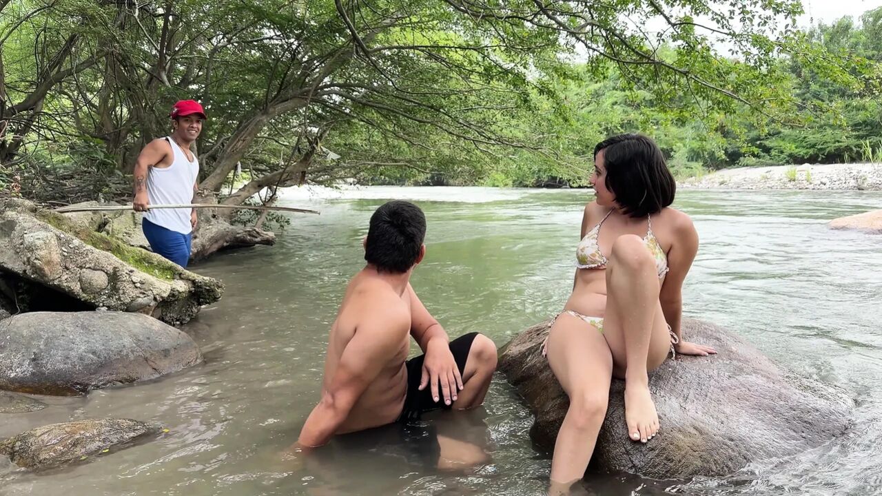 Midget fisherman jerks off watching a sexy couple fucked OUTDOORS, ends up in wild sex