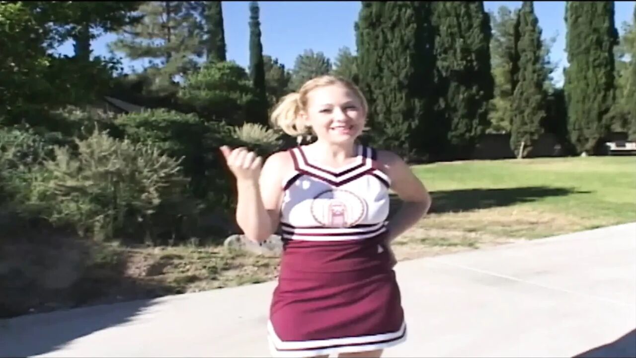 Beautyful wet pussy of cheerleader waits wide open for big penis stuff it
