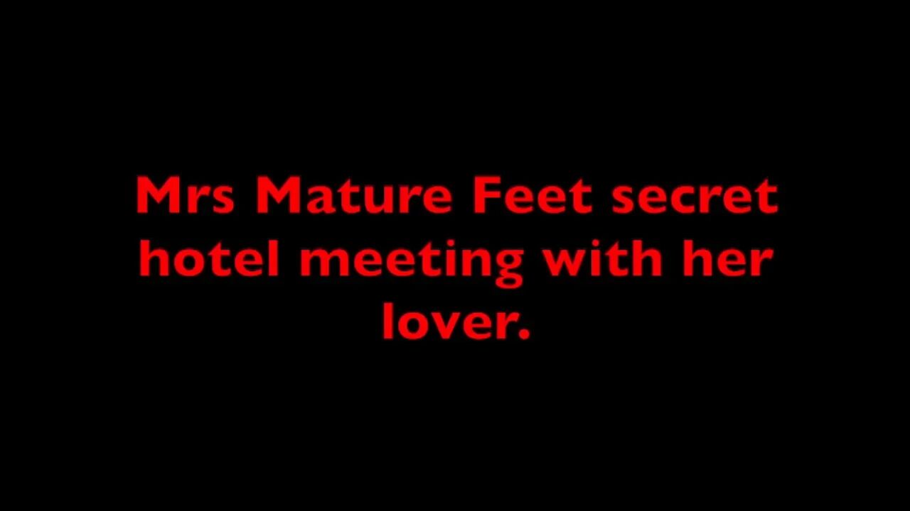 Mrs Mature Feet meets her lover