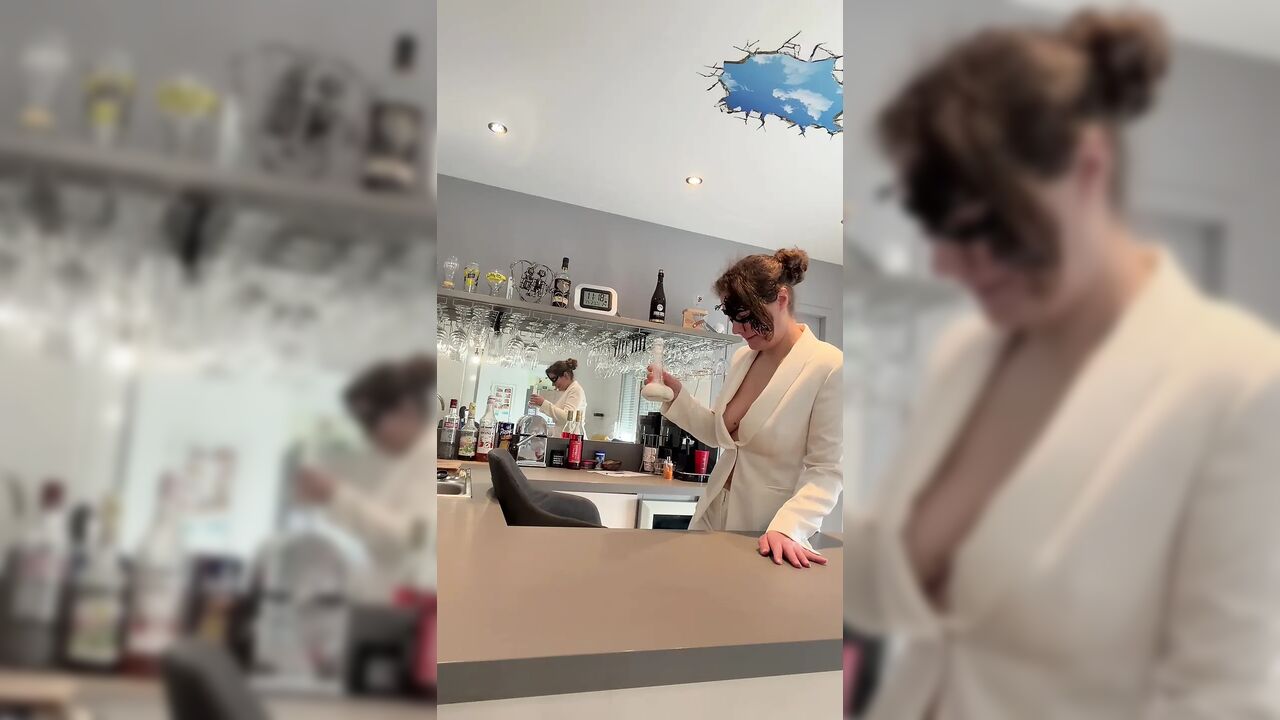 Subscribe Mym fan Faucettes takes a drink