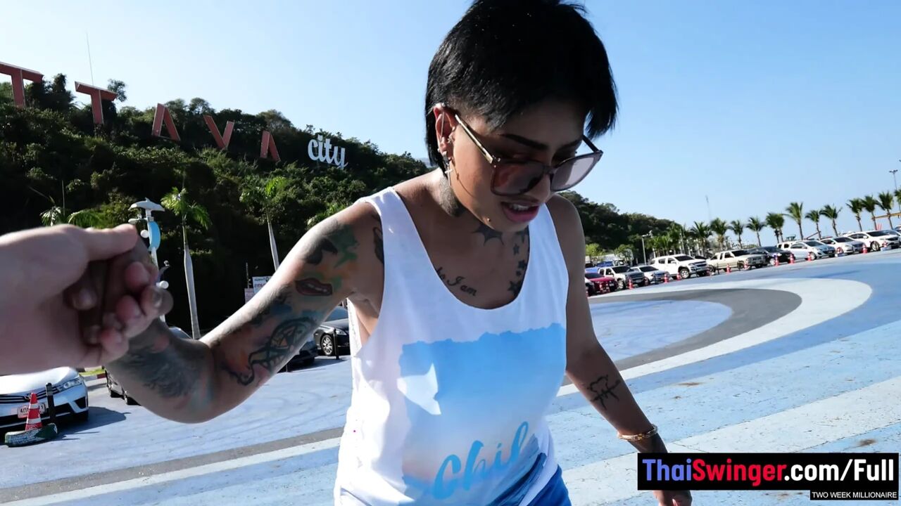 Skateboarding fail of big butt Thai MILF who fucks at home after
