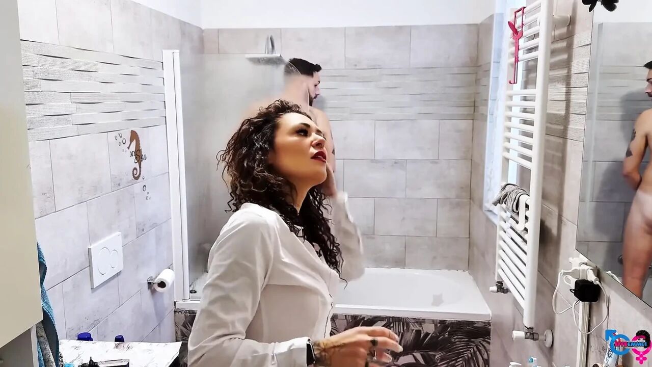 Effe Italian Girl Gives a Clothed Blowjob in the Tub After She Squirted in His Mouth and Face!