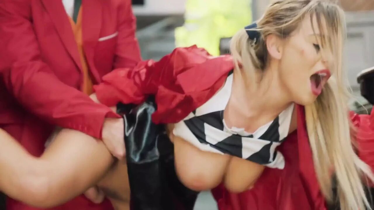 Blake Blossom as Harley Quinn Gets Fucked Hard by Joker - Joker Porn Cosplay Parody
