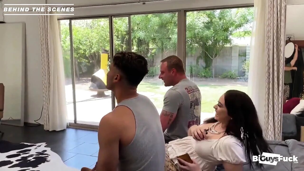 Bts Bubble Butt Maximus Kelly Before He Fucks Latin Stud Juan Lucas and Latina Luna Lopez!