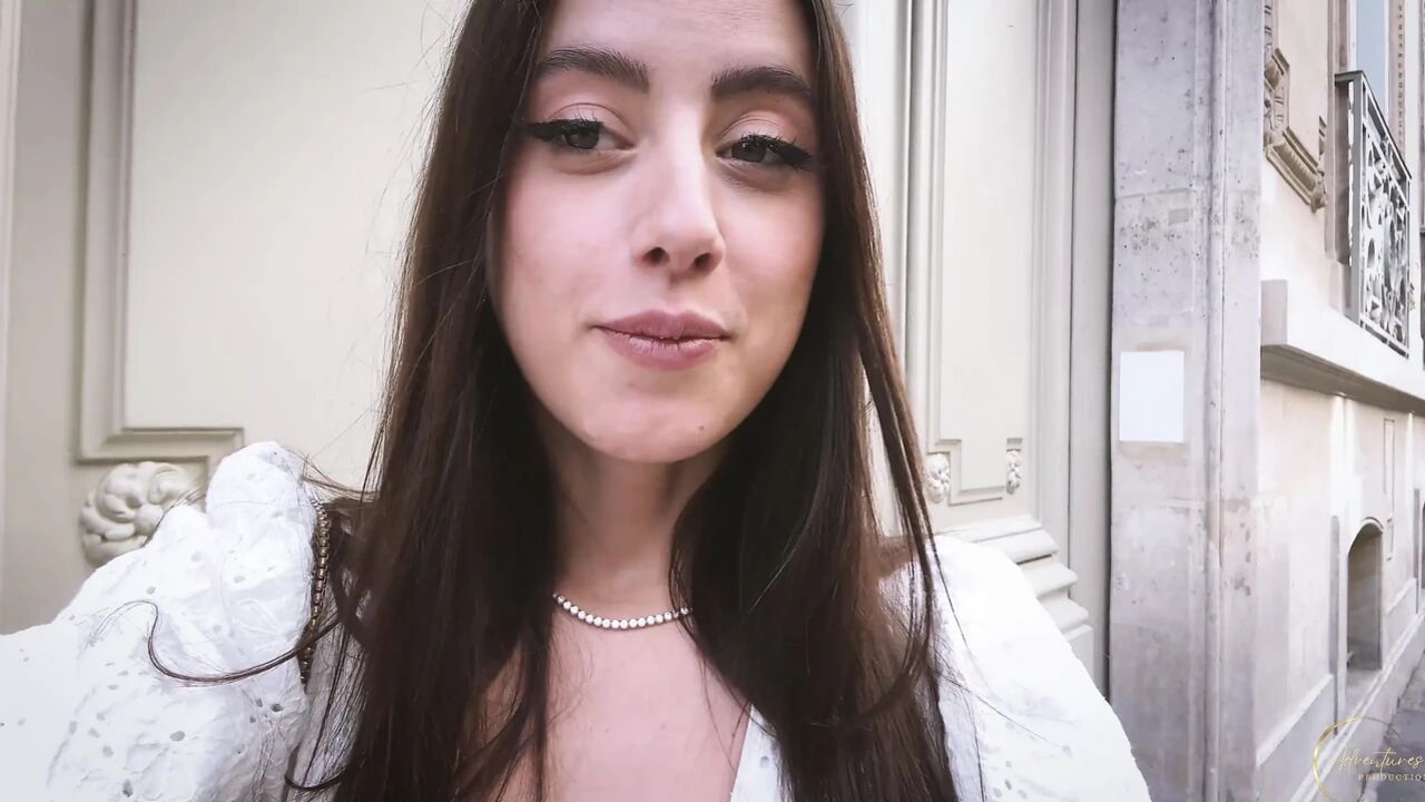 Hellolimoon Discovers Paris and Much More with Gael Braga