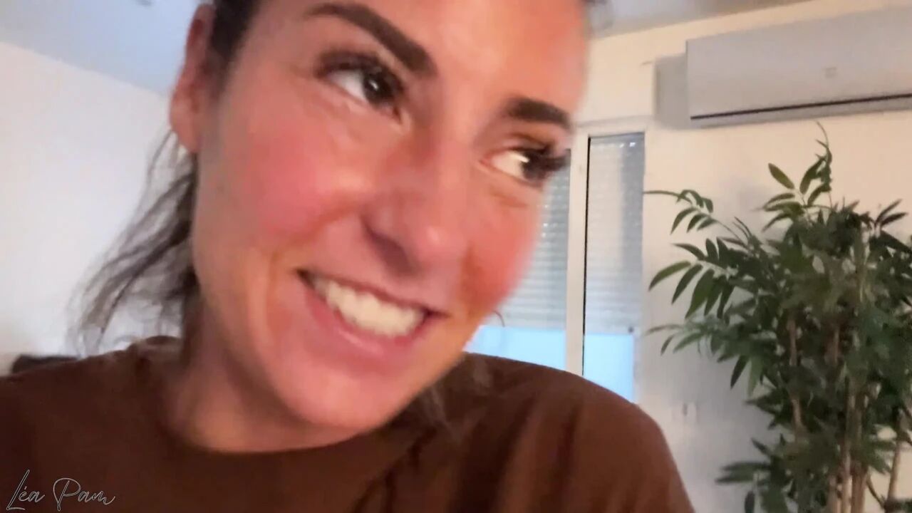 Back From Vacation, I Dildo My Pussy to Cum