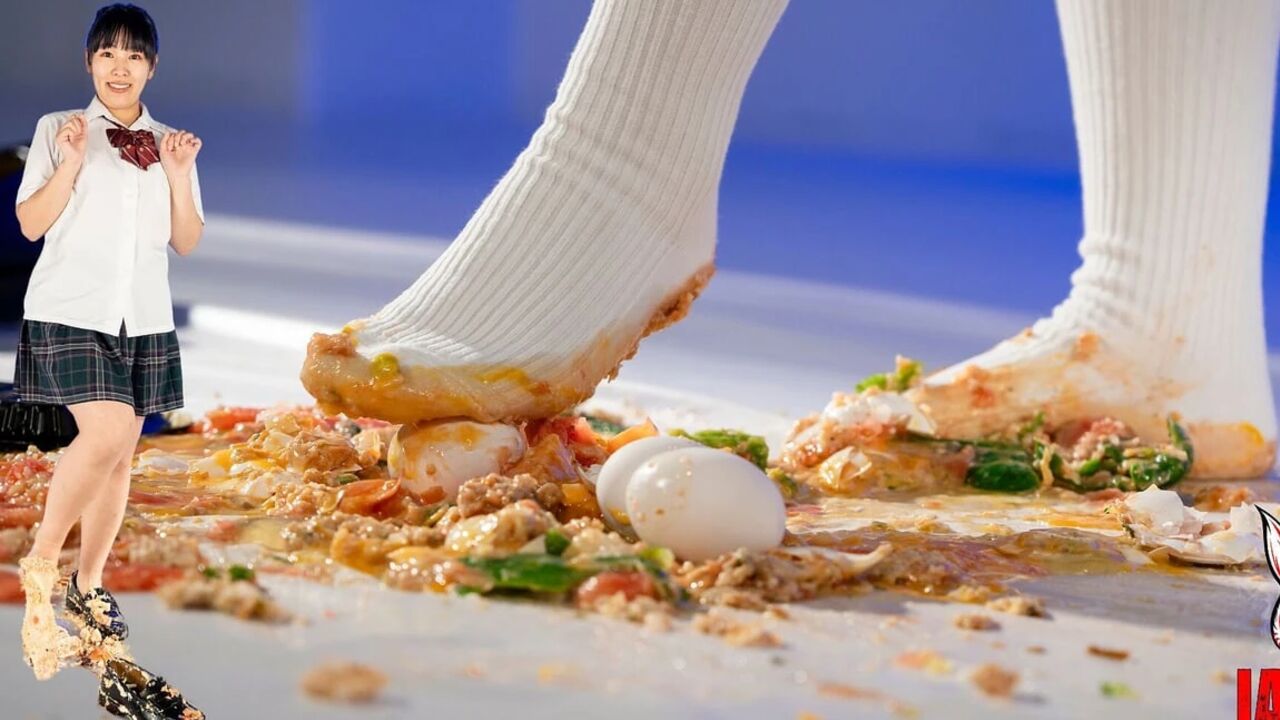The Pleasure of Stomping with a Smile: Food Crush by Miu Kiritani (4k Video)