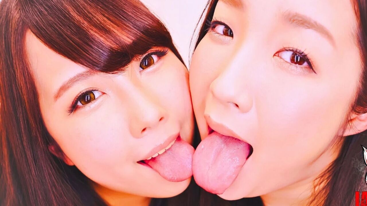 Selfie & Mutual Tongue Observation Intense Intertwined Saliva Lesbian Kiss - Niina Y Kurumi