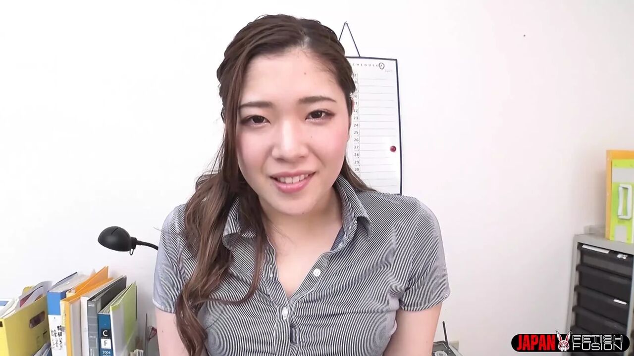 Damp Pantyhose and Intense Scent - Minami Saya Will Make You Worship Her Feet Part 1