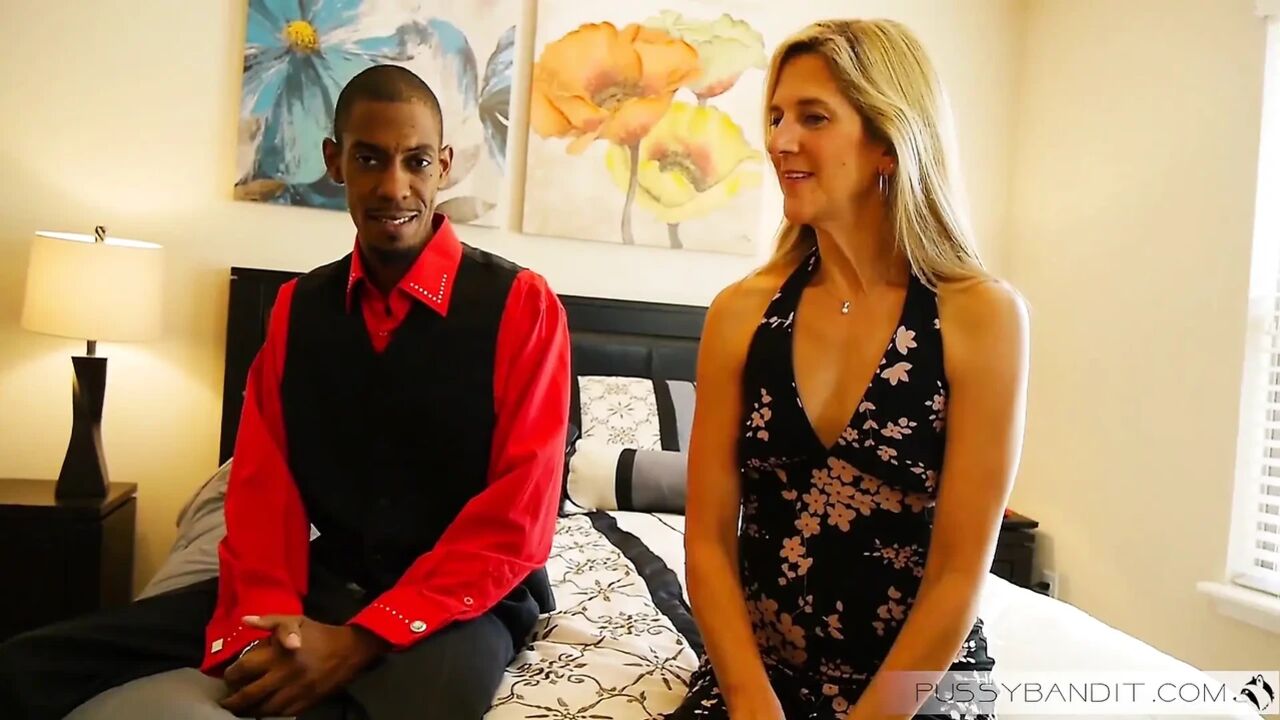 Lauren De Wynter in Interview and Chill