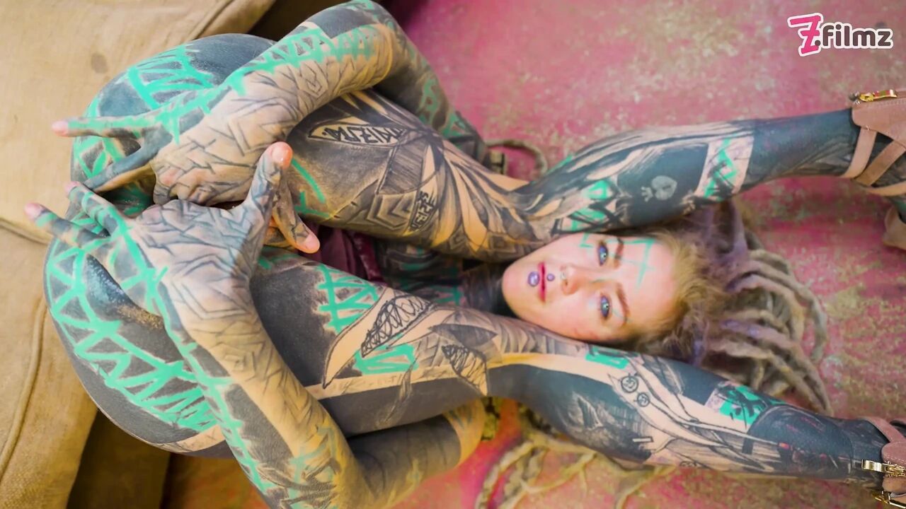 Sexy Alt Dreadhead Girl Rides a Big Cock with Her Ass
