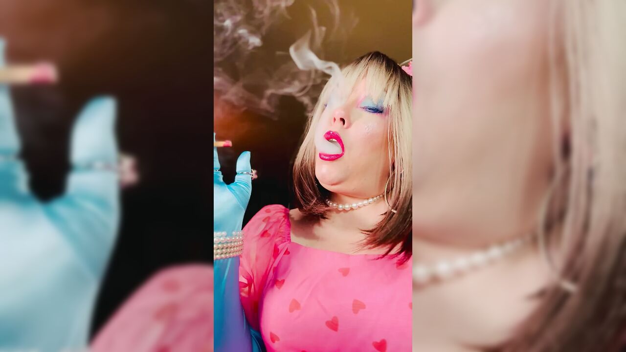 A Beautiful BBW Princess Smokes A Cork Superking Cigarette In Gloves & Jewellery - Cute Tina Snua Smoking