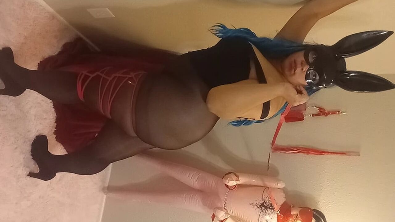 Dominakim debuts humiliating his submissive