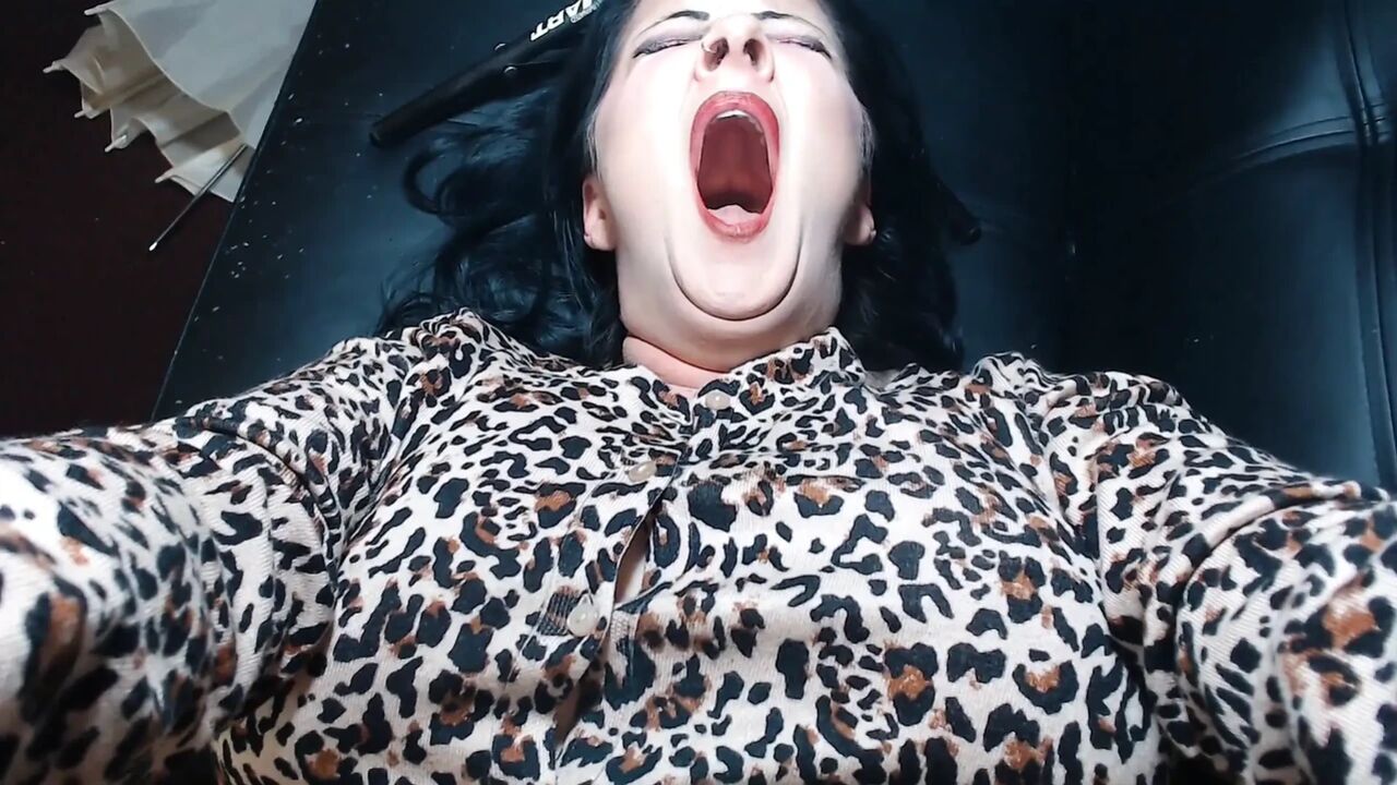 Wide Mouth Yawns