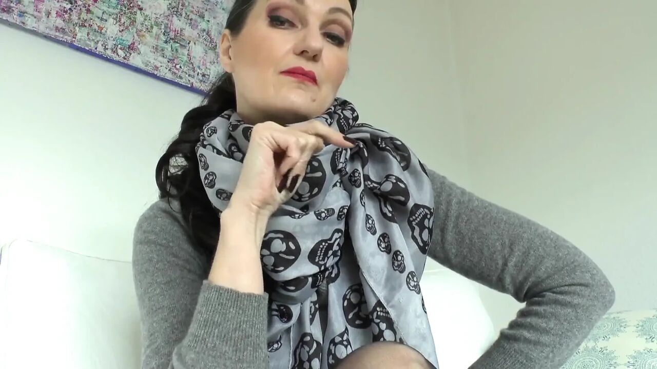 Dark Mysterious Fingernails Part 3, Lady Victoria Valente