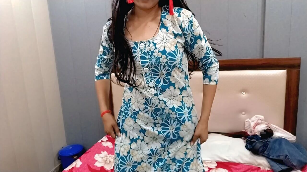 Stepsister, seeing the big stepbrother's thick penis, went crazy