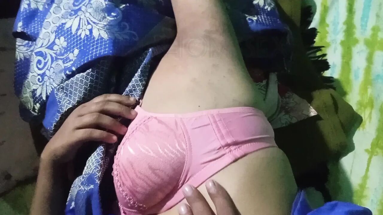 Beautiful Hot Sexy Bhabhi Full Hard Sex on Blue Saree with Pink Pussy