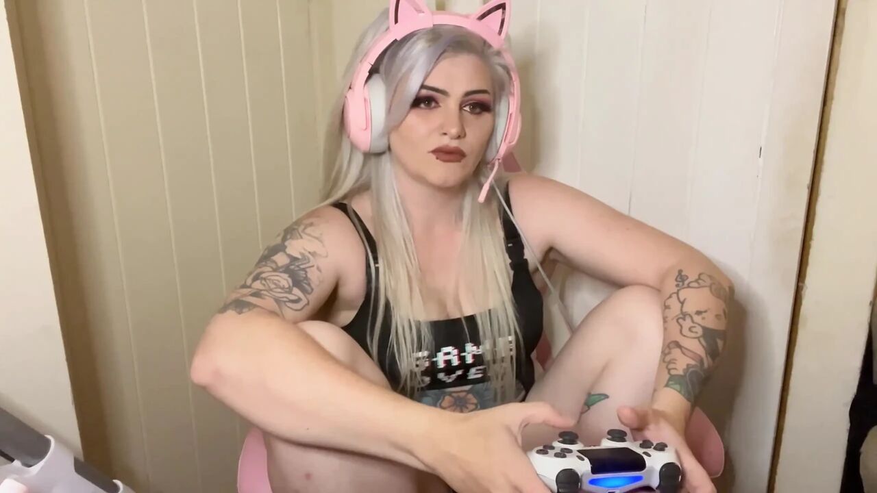 Gamer Girl Helps You Cum Countdown JOI