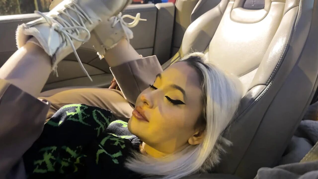 A Street Slut Gave Herself Away for Free