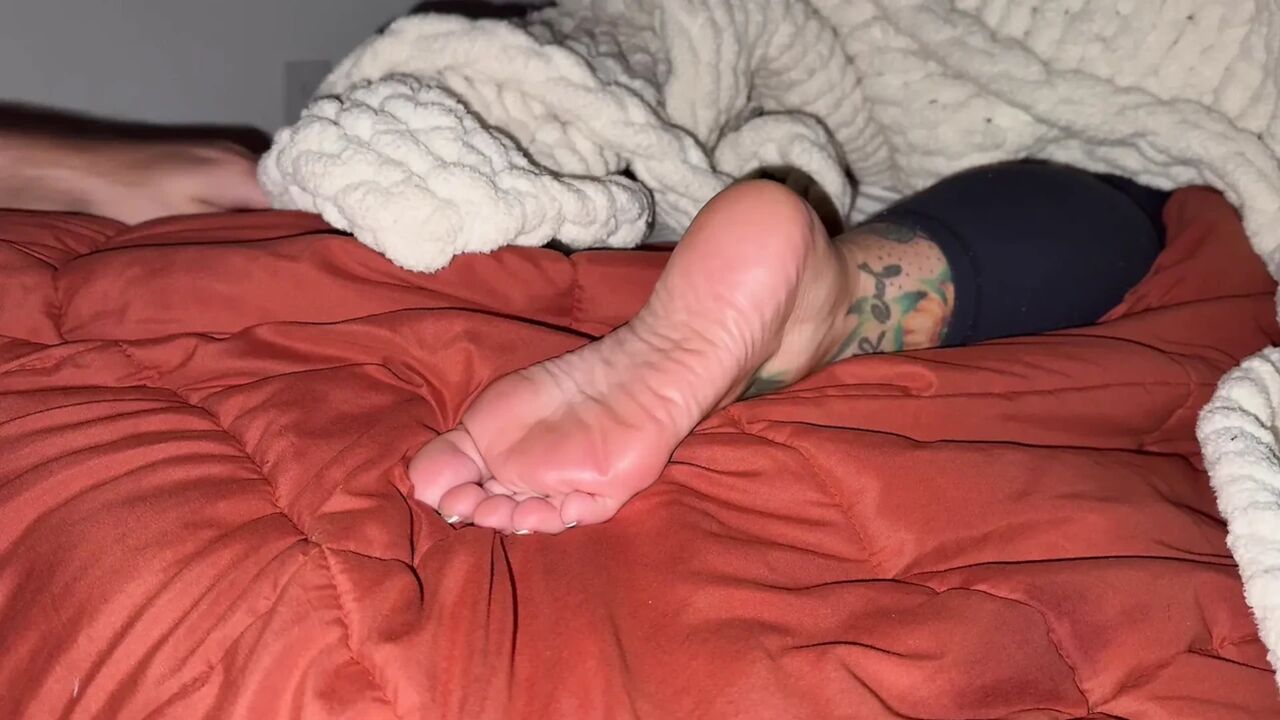 Sneaky stepNephew Licks & Worships stepAunt’s Sexy Sleepy Feet - Roleplay