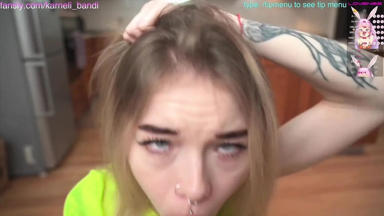 Sloppy suck rubber dick and satisfy my pussy. Karneli Bandi