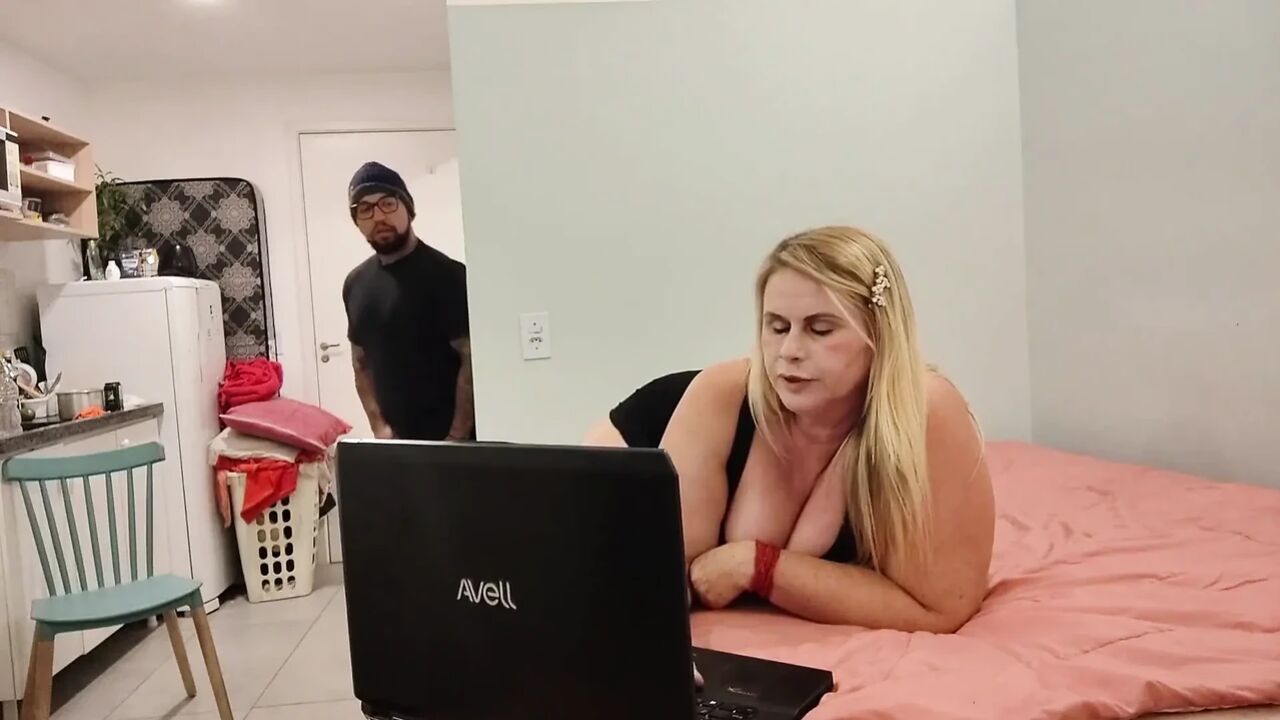 Entiado Bobão E Virgem Não Deixa a Madrasta Se Masturba Sucegada